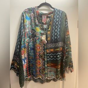 Johnny Was BRAND NEW v neck blouse. Size Petite Large PL.